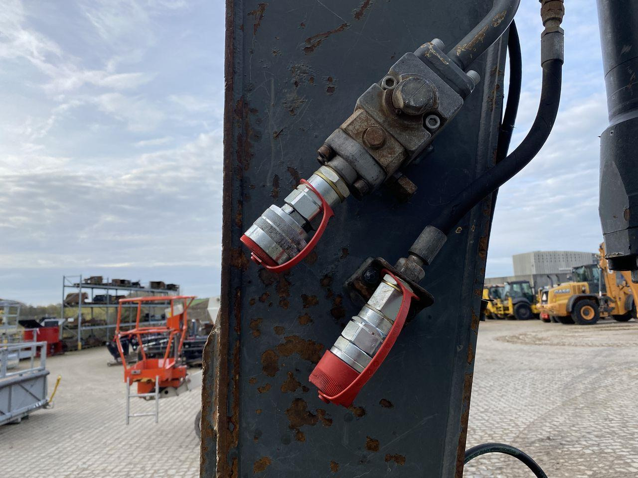 Bæltegravemaskine Volvo EC140