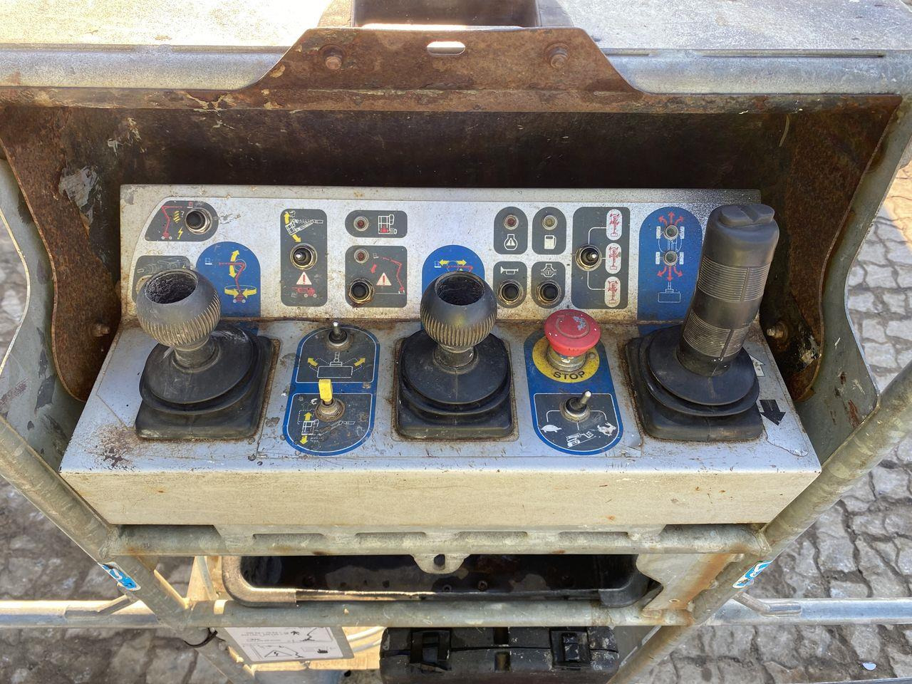 Bomlift Manitou 200ATJ RC