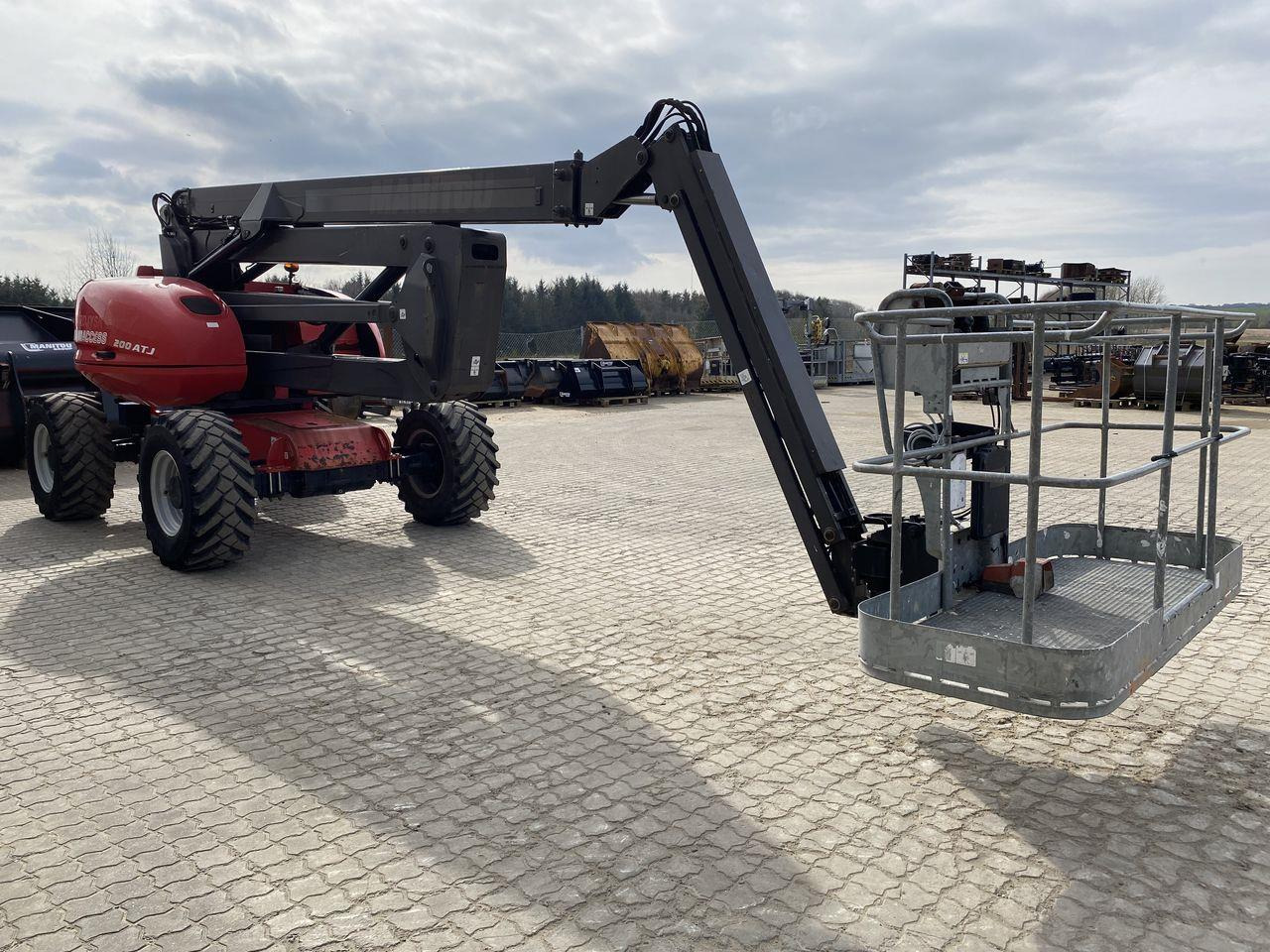 Bomlift Manitou 200ATJ RC