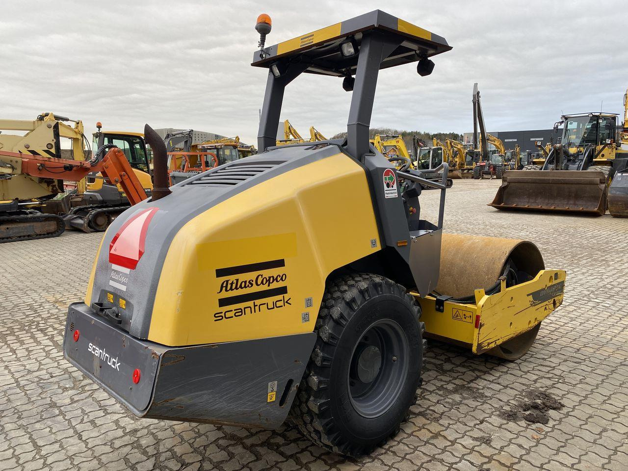 Kompaktor Dynapac CA1300D