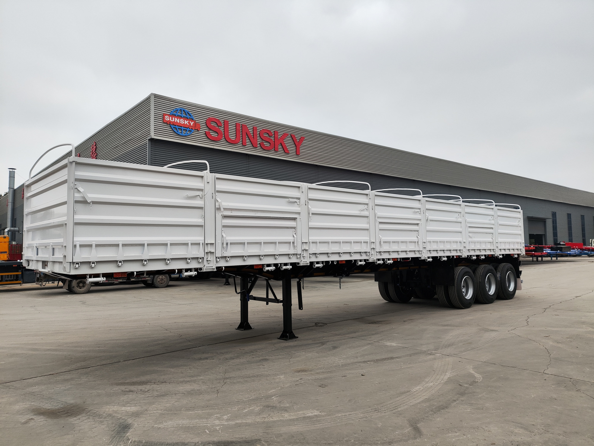 Xiamen Sunsky Vehicle Co.,Ltd - Lastbiler SINOTRUK HOWO - gearkasse: manuel undefined: billede 12