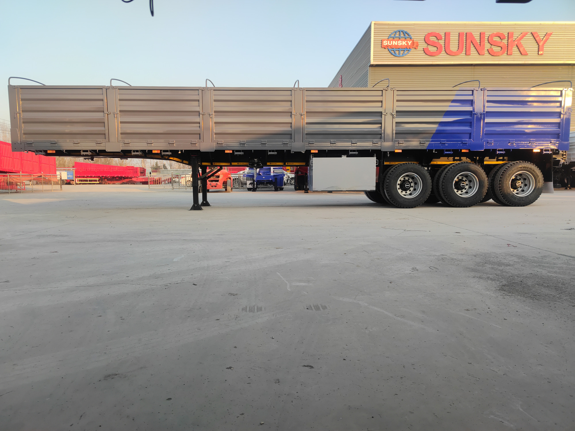 Xiamen Sunsky Vehicle Co.,Ltd - Lastbiler SINOTRUK HOWO - gearkasse: manuel undefined: billede 1