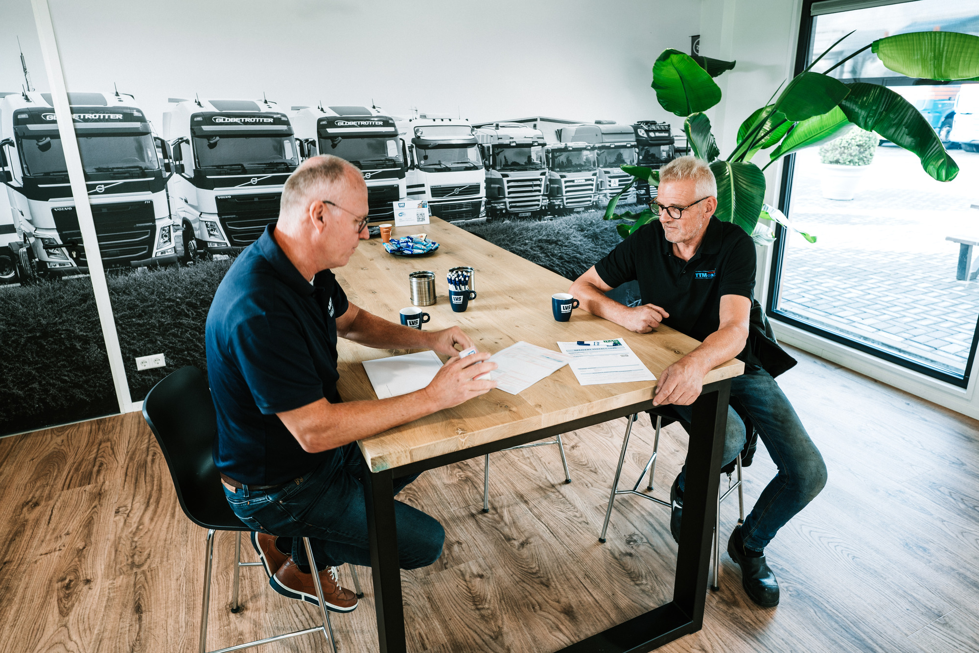 LVS Used TRUCKS - Lastbiler MERCEDES-BENZ - Euro 6 undefined: billede 2