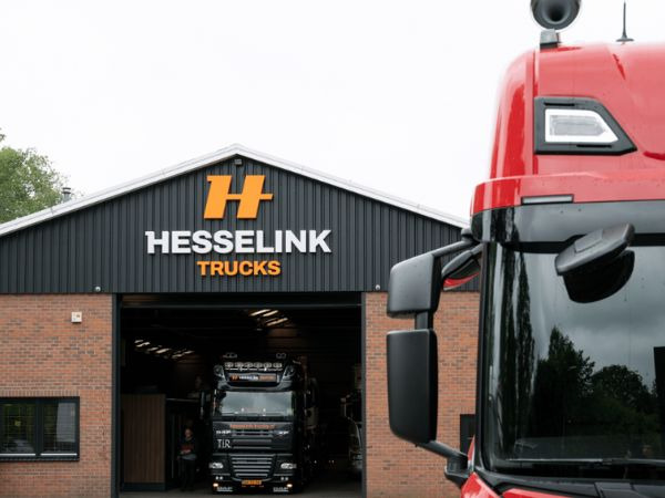 Hesselink Trucks B.V. - Lastbiler DAF - 6x2, Euro 6, luft konditioner undefined: billede 1