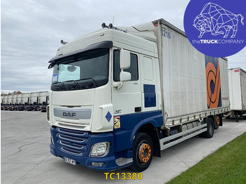 Lastbil med presenning DAF XF 105 460