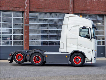 Leje en Volvo FH 13.500 Globetrotter 6x2 - I Save - 3.00 WB - PTO/Hydraulic - Full air - Custom interior Volvo FH 13.500 Globetrotter 6x2 - I Save - 3.00 WB - PTO/Hydraulic - Full air - Custom interior: billede 5 Leje en Volvo FH 13.500 Globetrotter 6x2 - I Save - 3.00 WB - PTO/Hydraulic - Full air - Custom interior Volvo FH 13.500 Globetrotter 6x2 - I Save - 3.00 WB - PTO/Hydraulic - Full air - Custom interior: billede 5