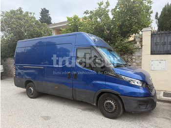 Varebil med kasse IVECO Daily 35s16