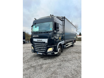 Lastbil med presenning DAF