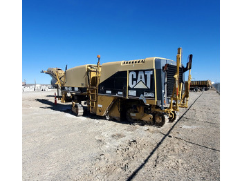 Asfaltfræser CATERPILLAR