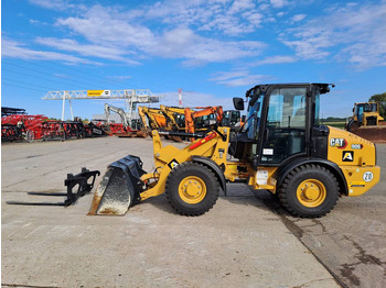 Gummihjulslæsser CATERPILLAR 906