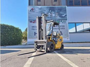 Gas gaffeltruck CATERPILLAR GP