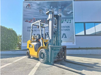 Gas gaffeltruck CATERPILLAR GP