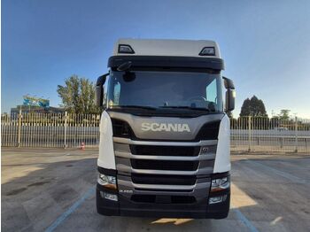 Trækker SCANIA R 450