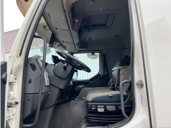 Interior photo 1: Kølevogn lastbil FE 280 4x2 FE 280 4x2, Stickstoffkühler/Nitrogen-Freezer/LBW MBB Interior photo 1: Kølevogn lastbil FE 280 4x2 FE 280 4x2, Stickstoffkühler/Nitrogen-Freezer/LBW MBB