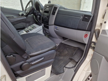 Ambulance Mercedes-Benz Sprinter 516 CDI 4x2 Sprinter 516 CDI 4x2, Rettungswagen: billede 4 Ambulance Mercedes-Benz Sprinter 516 CDI 4x2 Sprinter 516 CDI 4x2, Rettungswagen: billede 4
