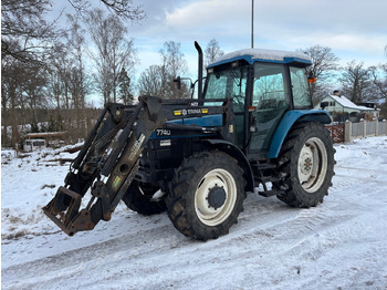 Traktor NEW HOLLAND