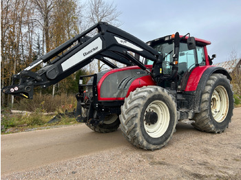Traktor VALTRA T202