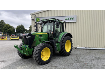 Kommunal traktor JOHN DEERE