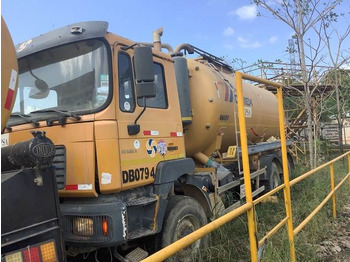 Tankbil MAN 33.364