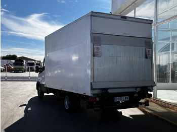 Leje en  Caja cerrada con plataforma elevadora IVECO 35C14 20m3 con puerta lateral Caja cerrada con plataforma elevadora IVECO 35C14 20m3 con puerta lateral: billede 4