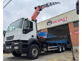 Lastbil med lad IVECO Trakker