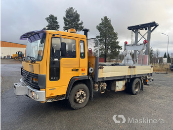 Lastbil med lad VOLVO FL