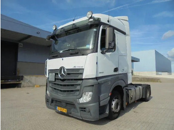 Trækker MERCEDES-BENZ Actros 1842