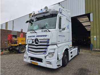 Trækker MERCEDES-BENZ Actros 1842