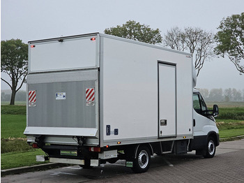 Varebil med kasse Iveco Daily 35S14       Bakwagen Laadklep!: billede 3