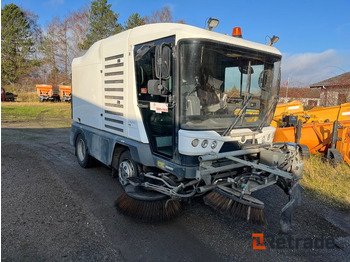 Leje en RAVO E6 feje-suge lastbil 3 koste. RAVO E6 feje-suge lastbil 3 koste.: billede 2 Leje en RAVO E6 feje-suge lastbil 3 koste. RAVO E6 feje-suge lastbil 3 koste.: billede 2