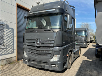 Trækker MERCEDES-BENZ Actros 1851