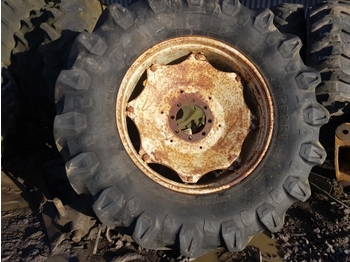 Komplet hjul PIRELLI