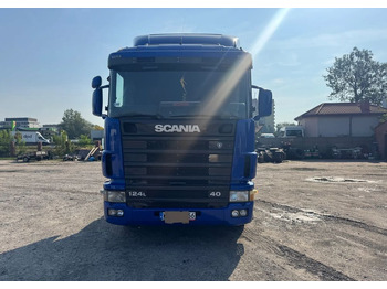 Trækker SCANIA 124