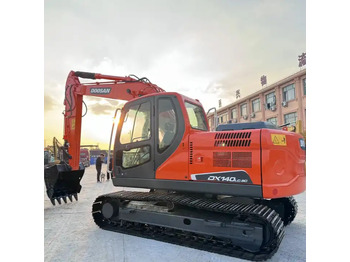 Bæltegravemaskine DOOSAN DX140