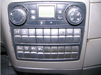 Leje en MAN TGX 18.480 / LOW DECK / ENGINE DAMAGE. MAN TGX 18.480 / LOW DECK / ENGINE DAMAGE.: billede 5