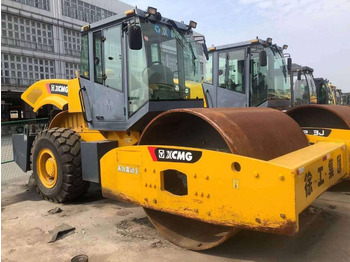 Kompaktor XCMG XS223J
