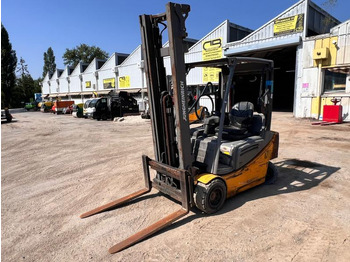 El gaffeltruck JUNGHEINRICH EFG