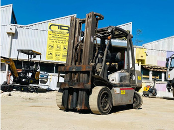 Diesel gaffeltruck NISSAN