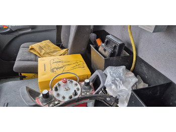 Leje en Mercedes-Benz 3241 PM 21-3   Liebherr 7 cbm PUMI Putzmeister Liebherr Mercedes-Benz 3241 PM 21-3   Liebherr 7 cbm PUMI Putzmeister Liebherr: billede 3