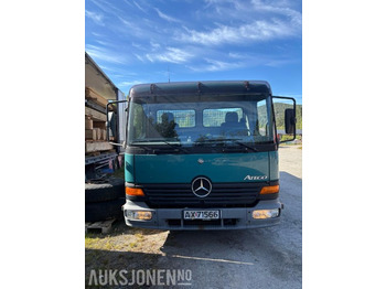Lastbil med lad 1998 Mercedes-Benz Atego 815/36: billede 2
