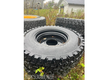 Landbrugsmaskine Vinter hjulsett Hakkapelitta tri 540/80R38 og 440/80R28: billede 2 Landbrugsmaskine Vinter hjulsett Hakkapelitta tri 540/80R38 og 440/80R28: billede 2
