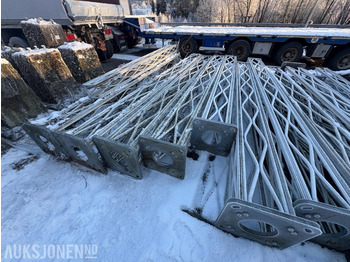 Bygningsudstyr Lattix sikkerhetsmaster 2 stk med 2 stk betongsokler: billede 5 Bygningsudstyr Lattix sikkerhetsmaster 2 stk med 2 stk betongsokler: billede 5