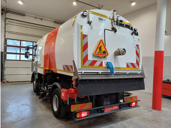 Leje en RENAULT D12 Zamiatarka Kehrmaschine 2 Motoren SEMAT Zoeller Szczotki L/R Euro 6 PM10 2017r RENAULT D12 Zamiatarka Kehrmaschine 2 Motoren SEMAT Zoeller Szczotki L/R Euro 6 PM10 2017r: billede 3