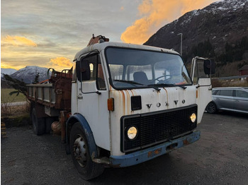 Lastbil med kran VOLVO