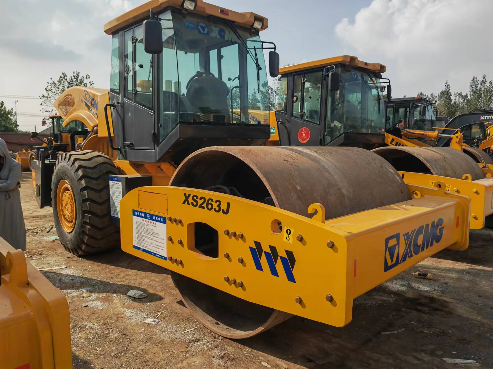 Kompaktor XCMG XS263J
