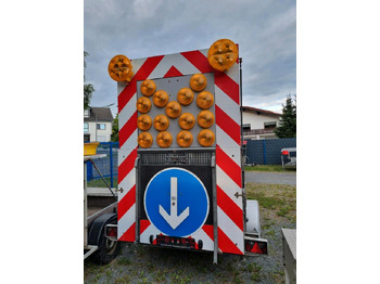 Anhænger LED Nissen VZ616 B3 Verkehrsleittafel Verkehrsleitanhänger Absperrtafel Verkehrssicherungsanhänger Verkehrssicherung Leittafel: billede 3 Anhænger LED Nissen VZ616 B3 Verkehrsleittafel Verkehrsleitanhänger Absperrtafel Verkehrssicherungsanhänger Verkehrssicherung Leittafel: billede 3