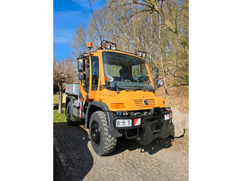 Snerydningsmaskine UNIMOG U400