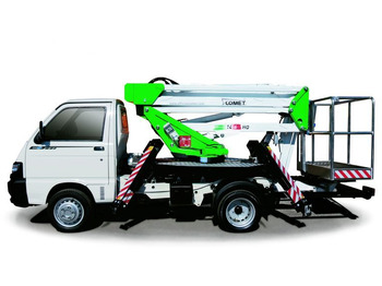 Lastbil med mandskabslift COMET