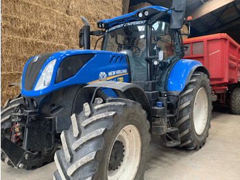 Traktor NEW HOLLAND T7
