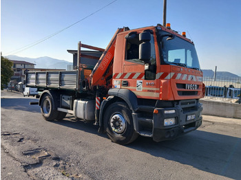 Lastbil med kran IVECO Stralis